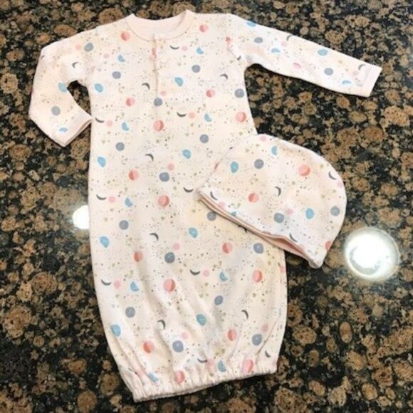 NWOT Organic infant gown and hat Apple Park Set - Moon and Stars Pink - Picture 1 of 3